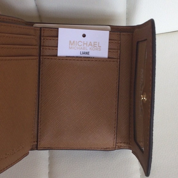 NWT Michael Kors Liane Vanilla SM Billfold - Picture 8 of 16
